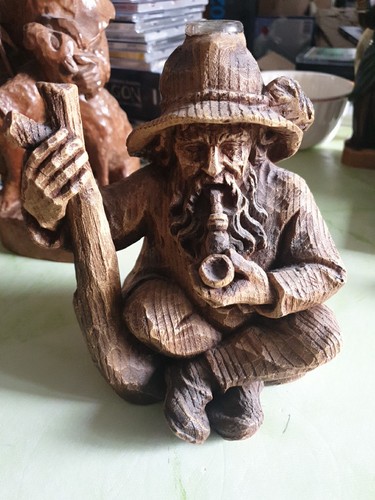Handgeschnitzte holzfigur - handgeschnitzte,