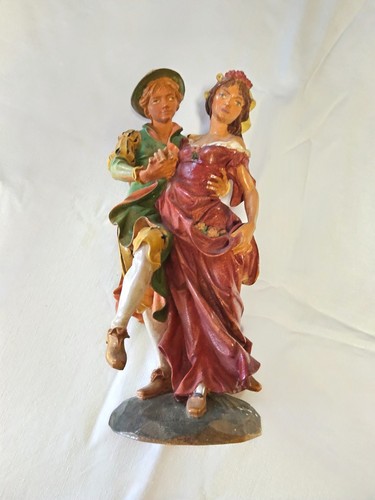 Schöne geschnitzte holzfigur - schöne,