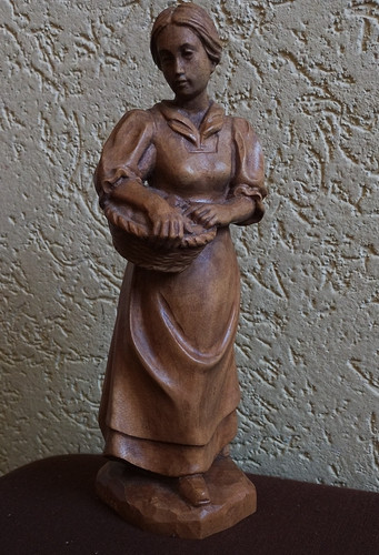 Holzfigur bäuerin mit - holzfigur:,