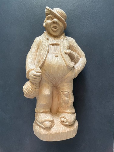 Geschnitzte holzfigur höhe - geschnitzte,