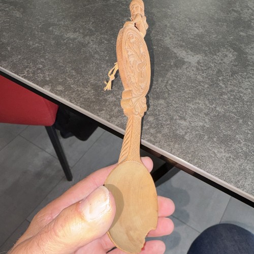 Geschnitzter holzlöffel - holzlöffel, /