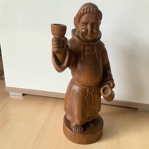 Holzfigur mönch mit krug - ,